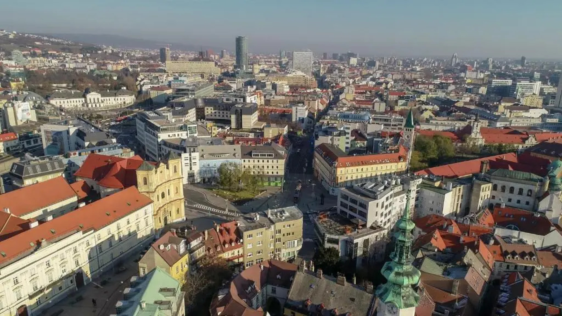 CHORS like a hotel - 1st World NFT Block & Art Capsule Hostel MetaCHORS