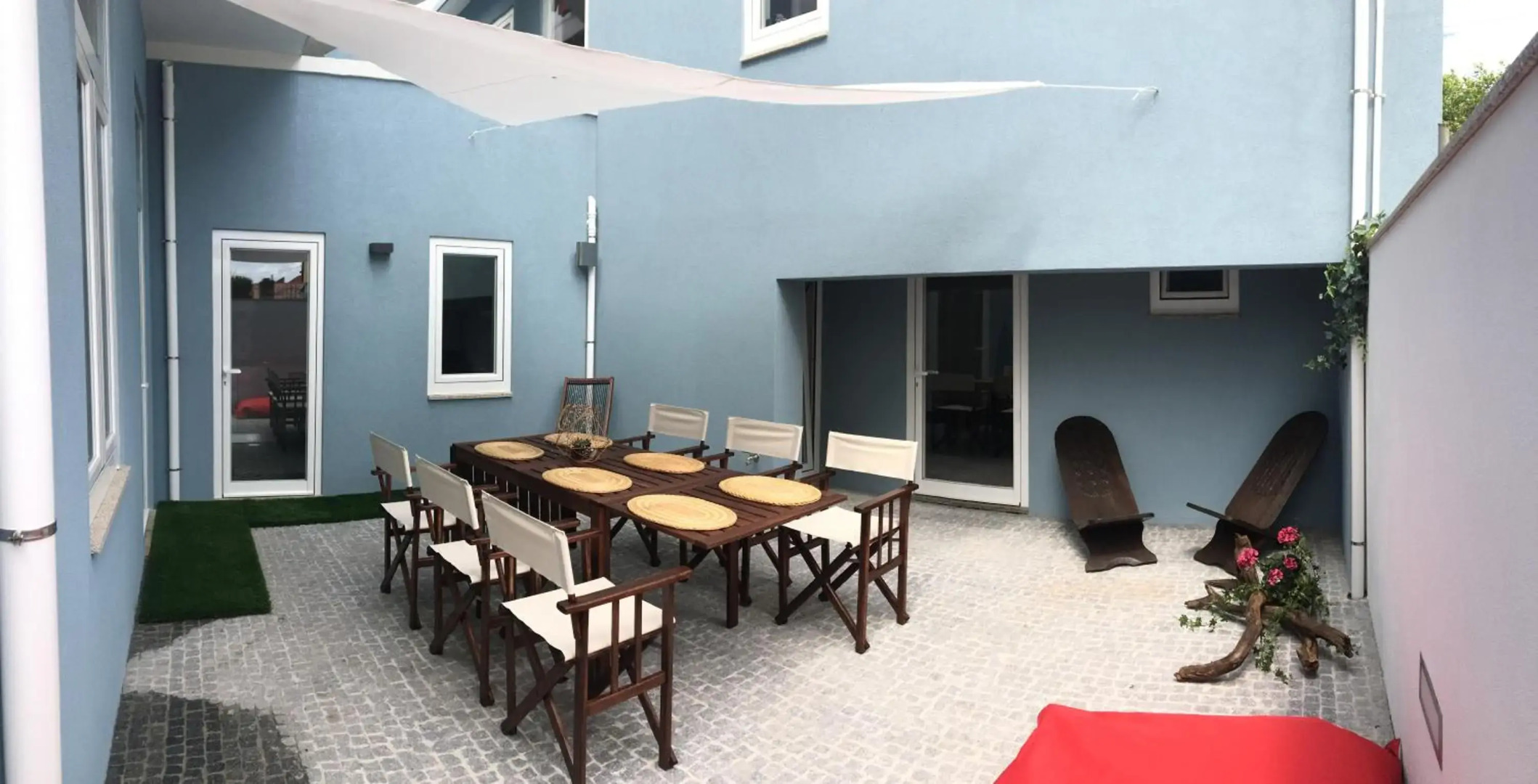 Blue Twenty Two - Espinho / Oporto Beach