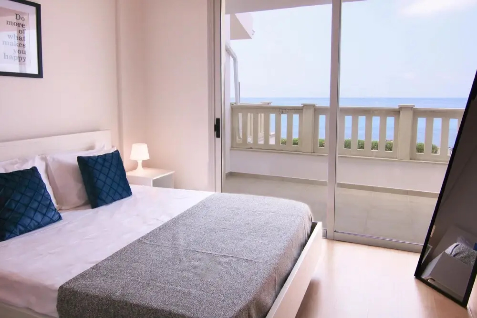 Phaedrus Living Beachfront Villa Morona