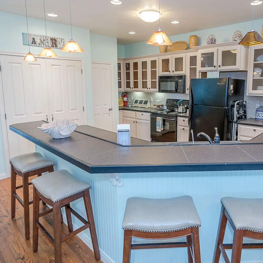 Serenity By the Sea - Great Views in Treasure Island