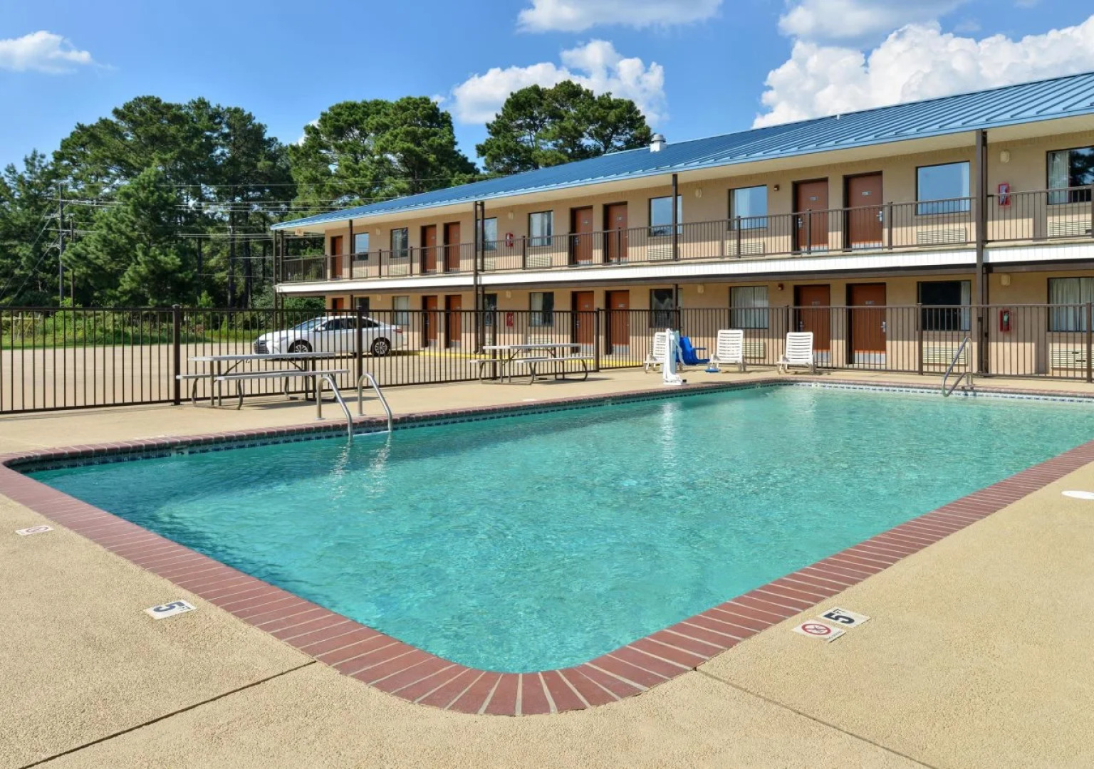 Americas Best Value Inn Kinder