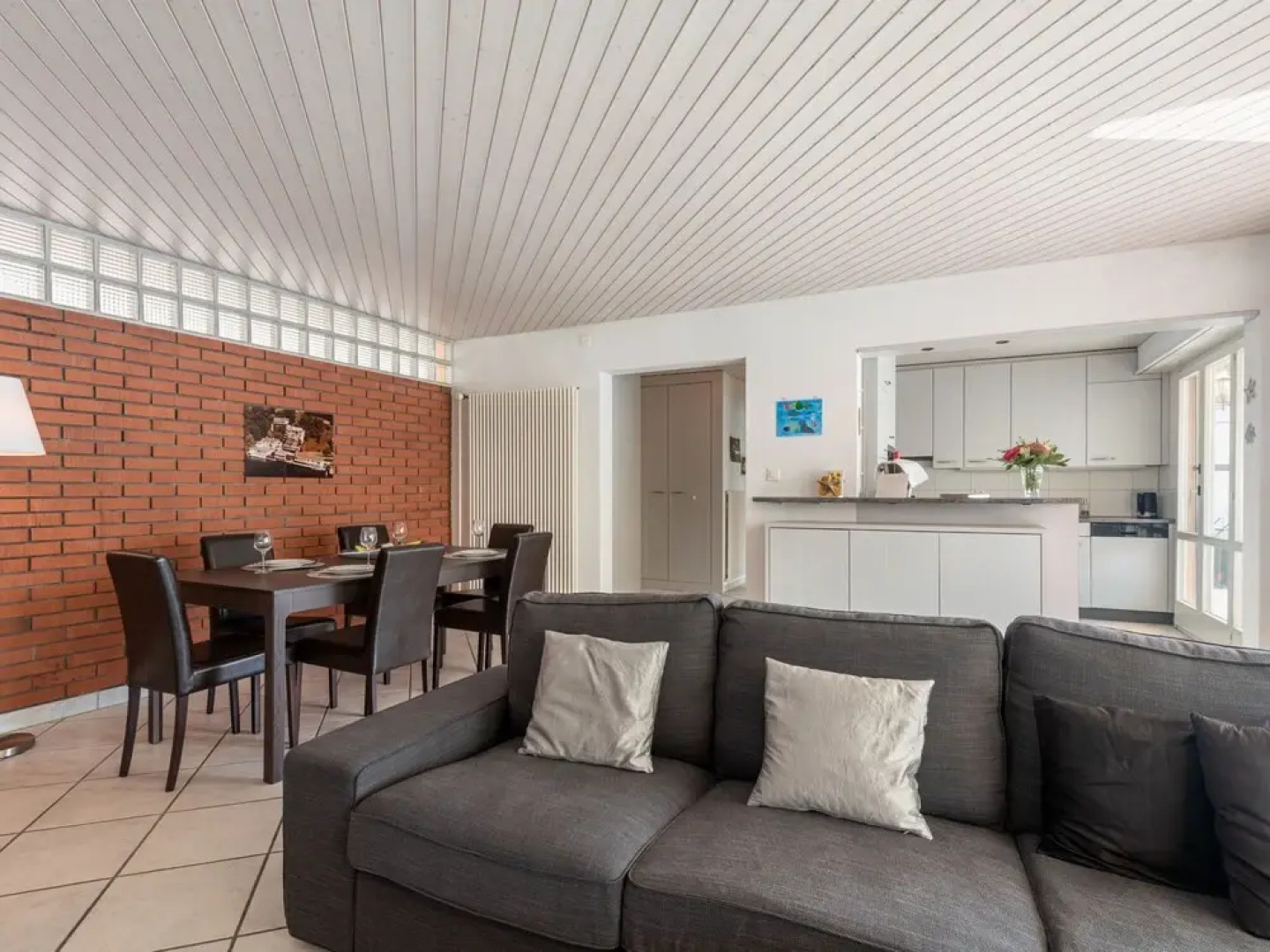 Seestern am See mit Motorboot Ennetb Rgen