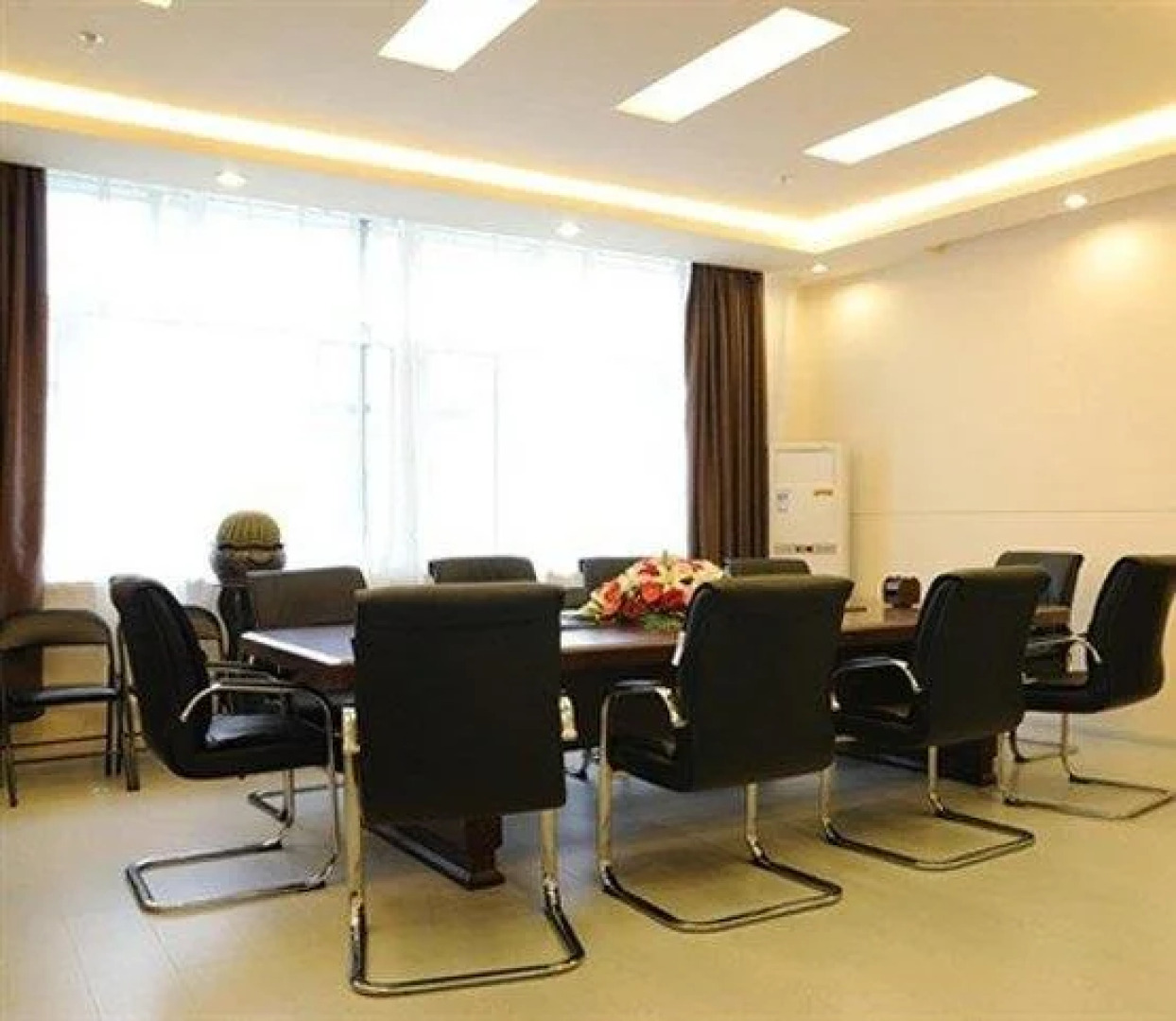 Dongcheng Business Hotel