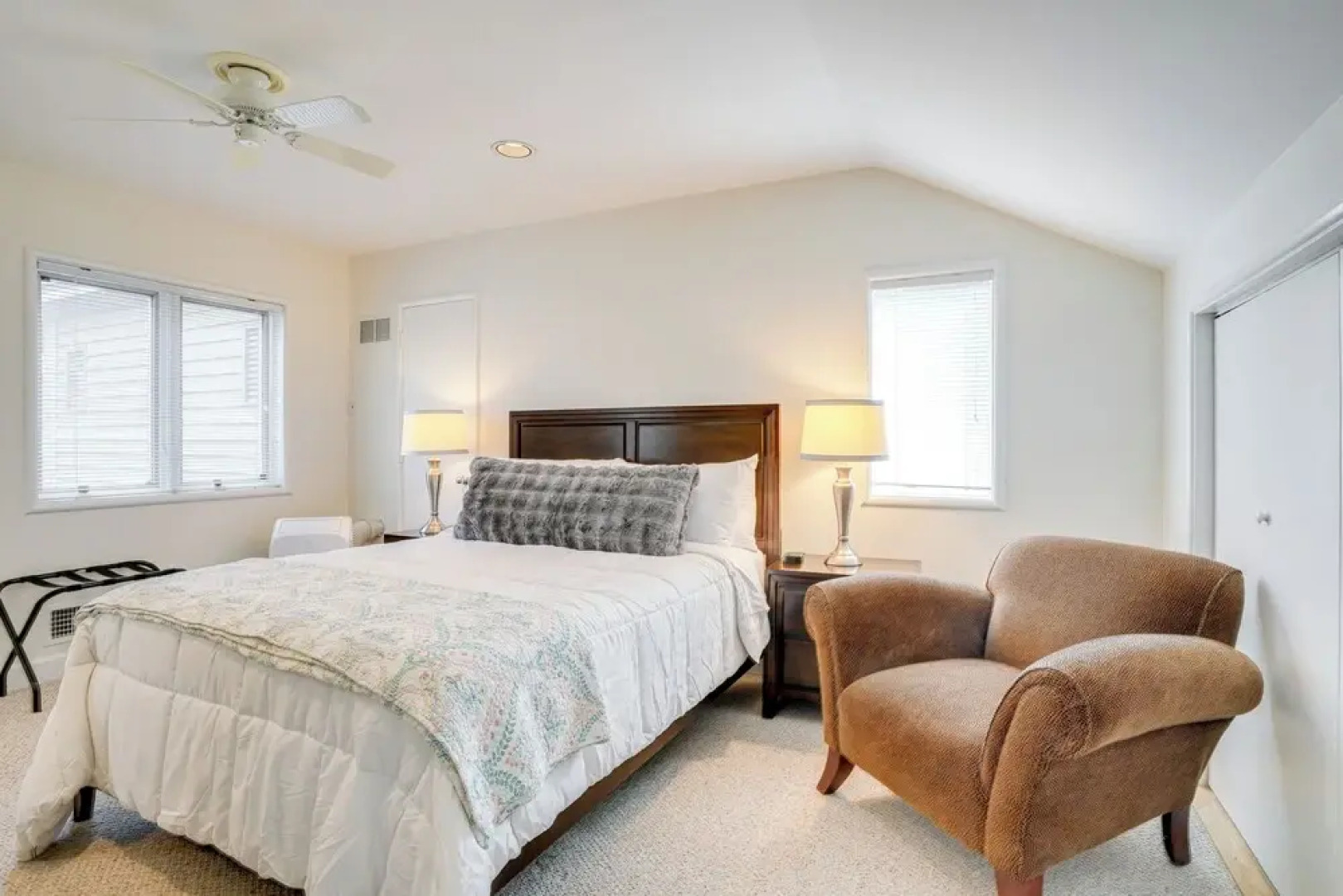 The White Elephant Inn Getaway w/ Pool & Hot Tub!