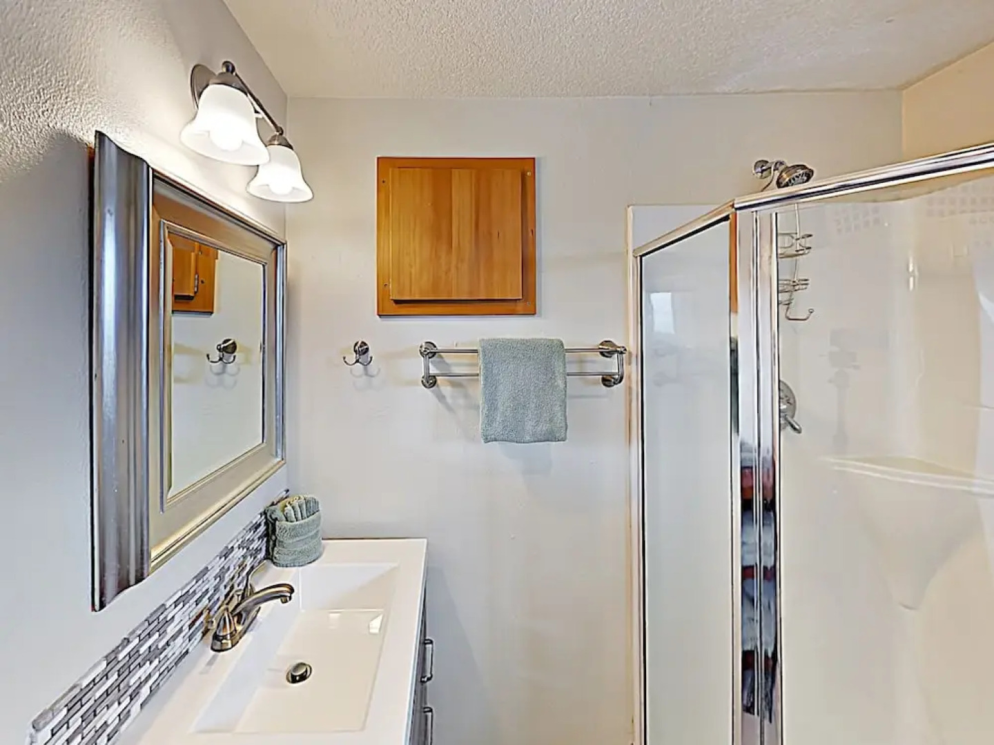 New Listing! Spacious Riverfront Gem W/ Firepit 3 Bedroom Home