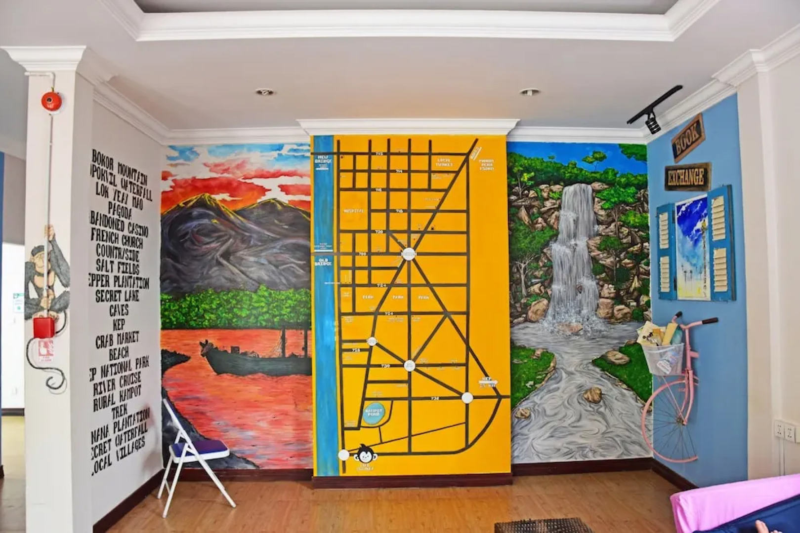 Mad Monkey Hostel Kampot