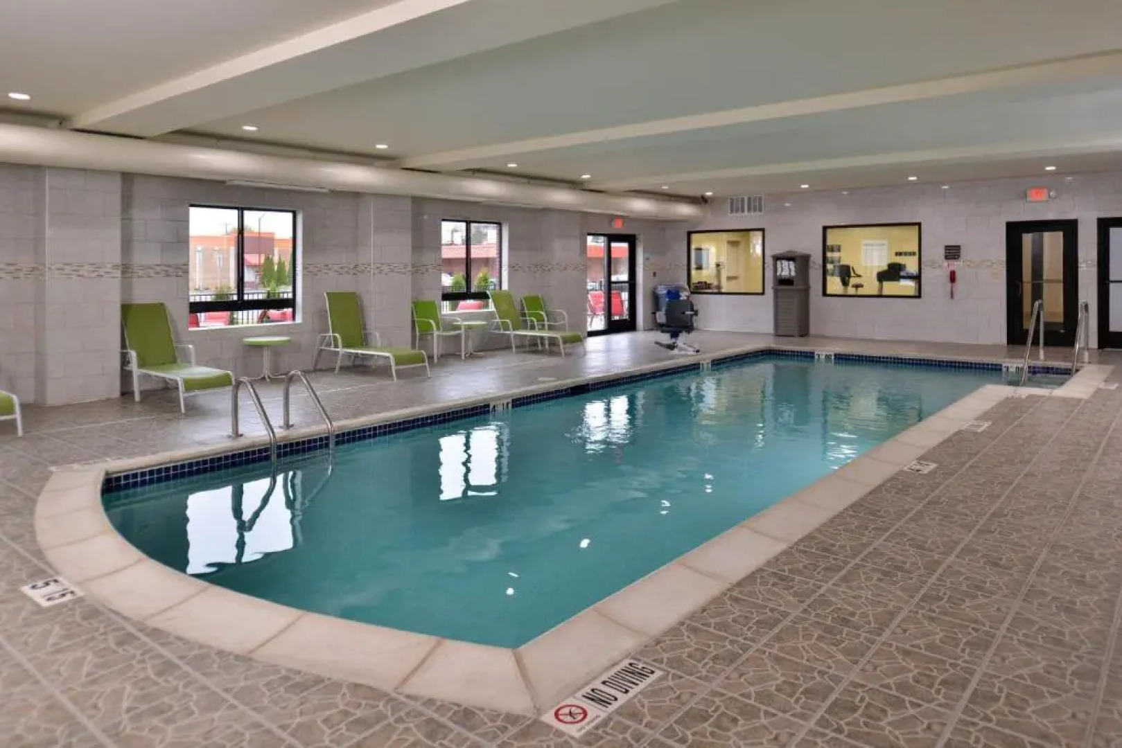 Holiday Inn Express & Suites Dearborn SW - Detroit Area by IHG