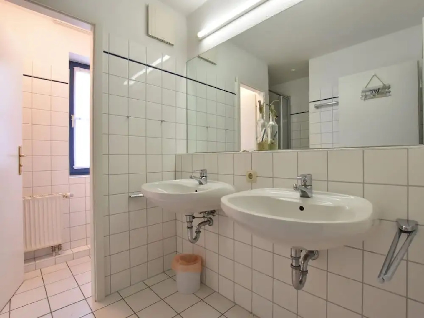 Stylish Family Stay by Beach