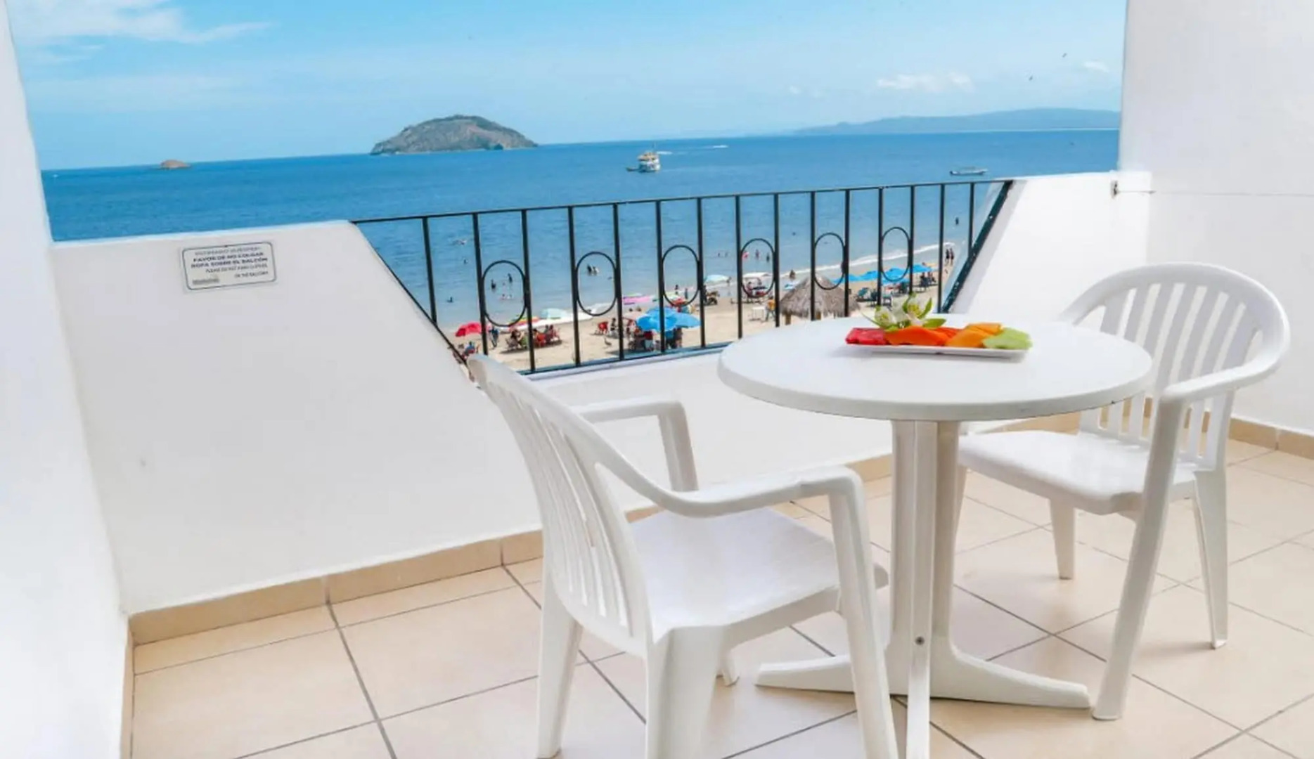 Costa Alegre Hotel & Suites