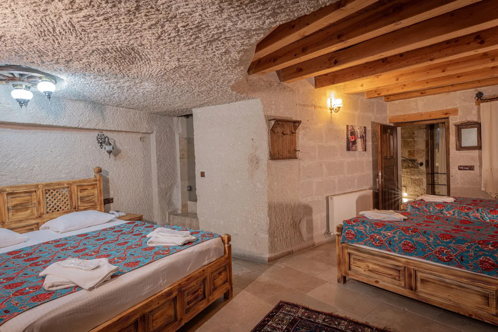 Zeus Cave Suites