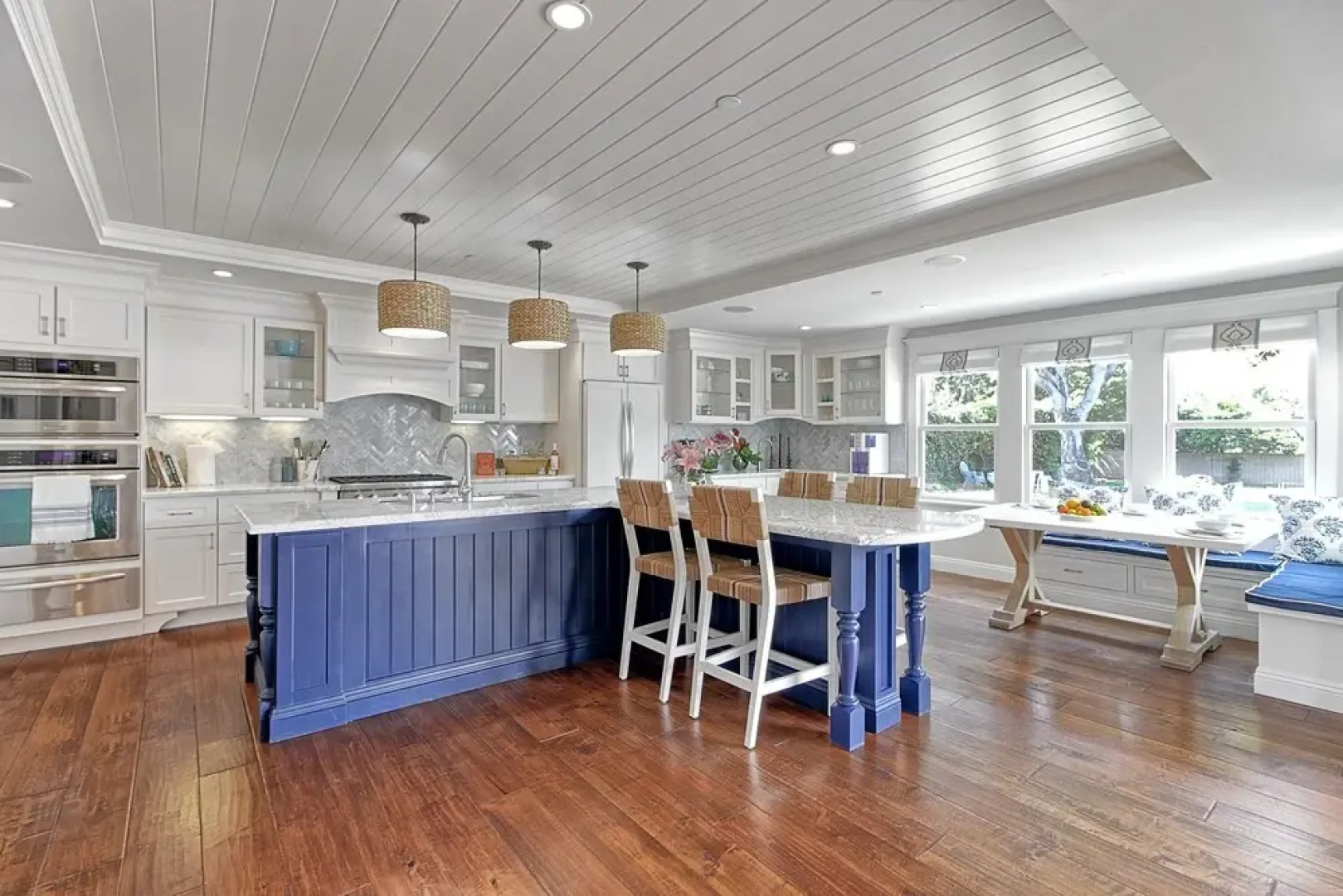 Montecito Luxe Home "location, Location, Location!!" 4 Bedroom Residence by Redawning