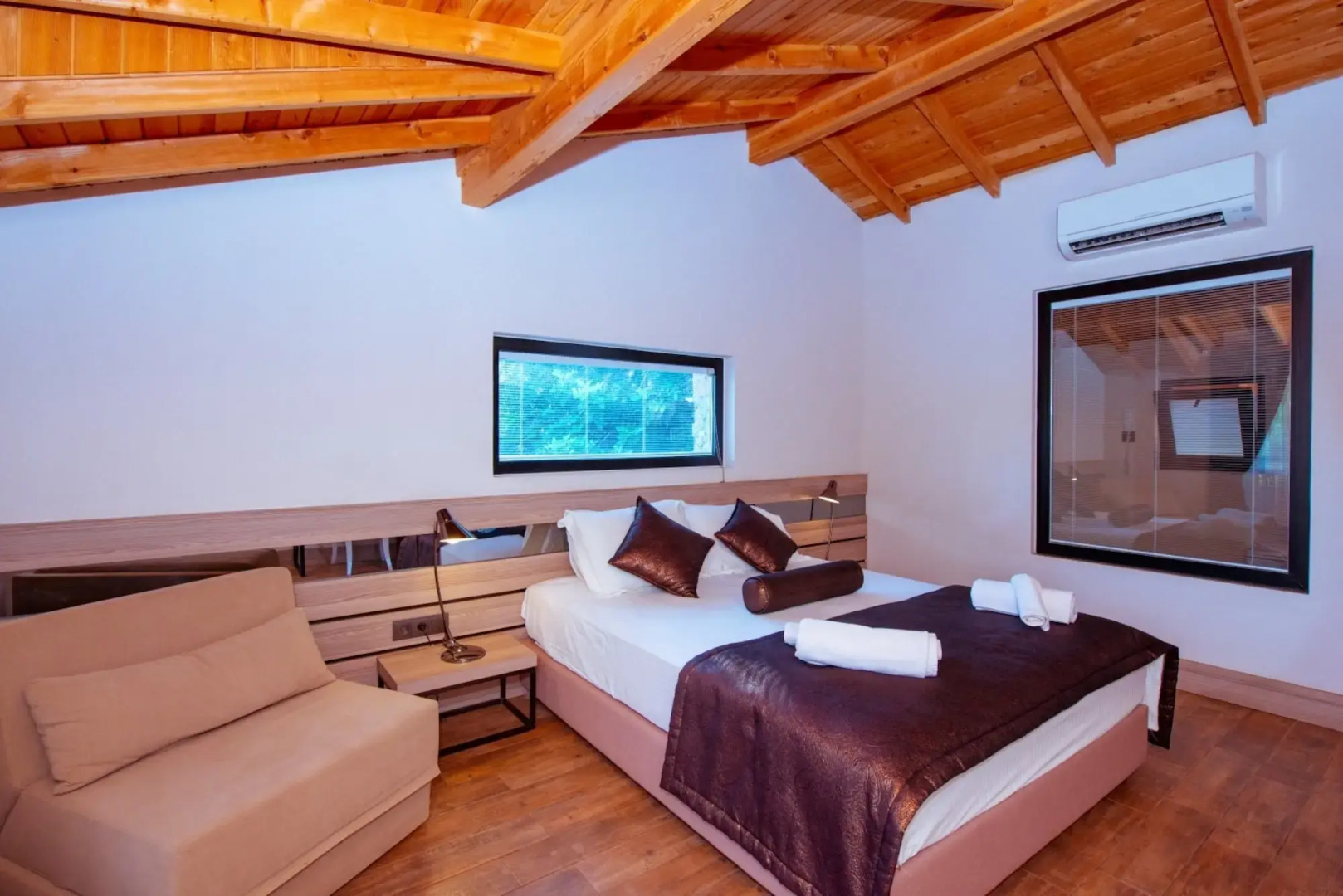 S3 Seahorse Beach Club & Hotel