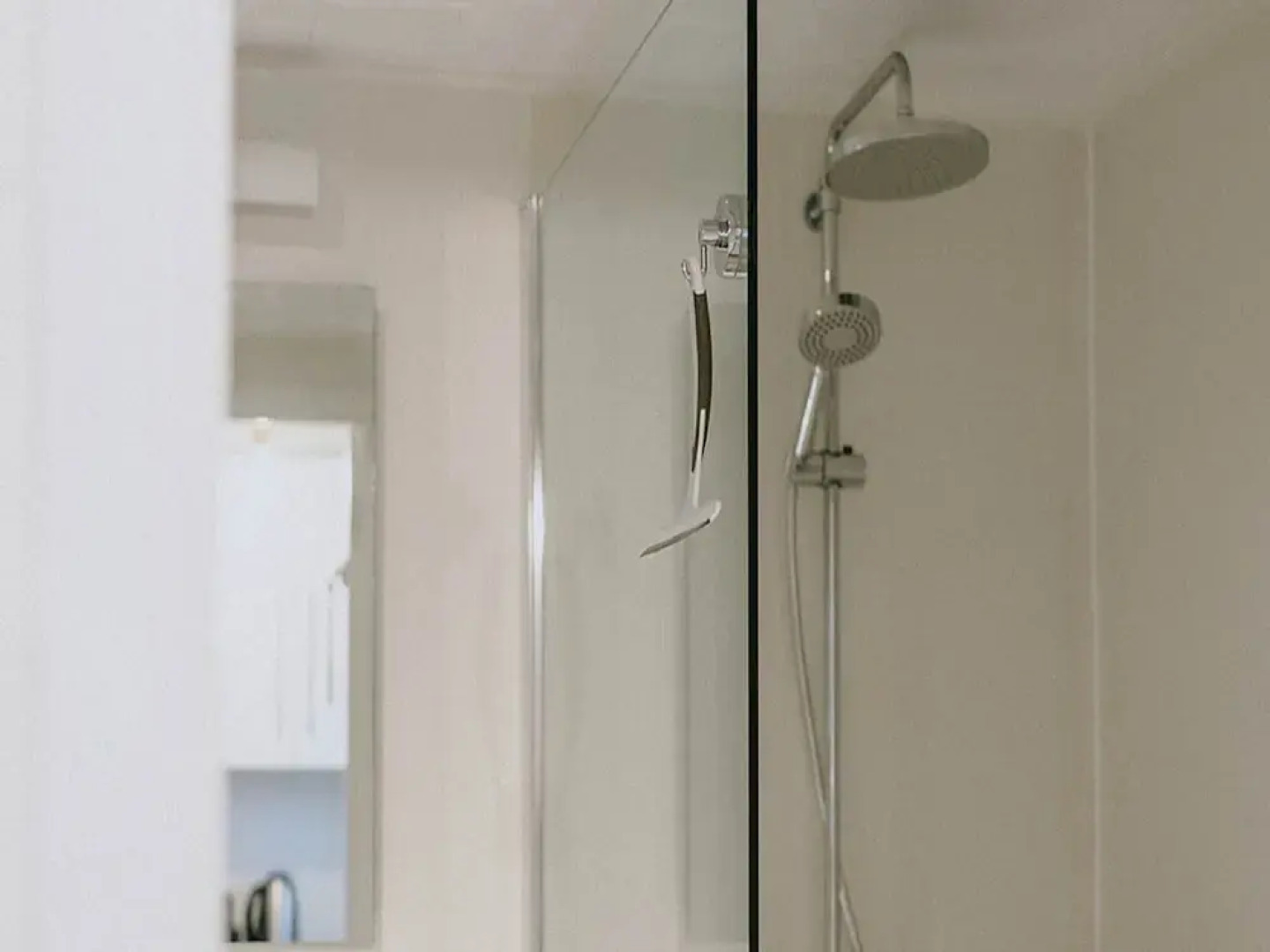 Geel Chalet in Netevallei