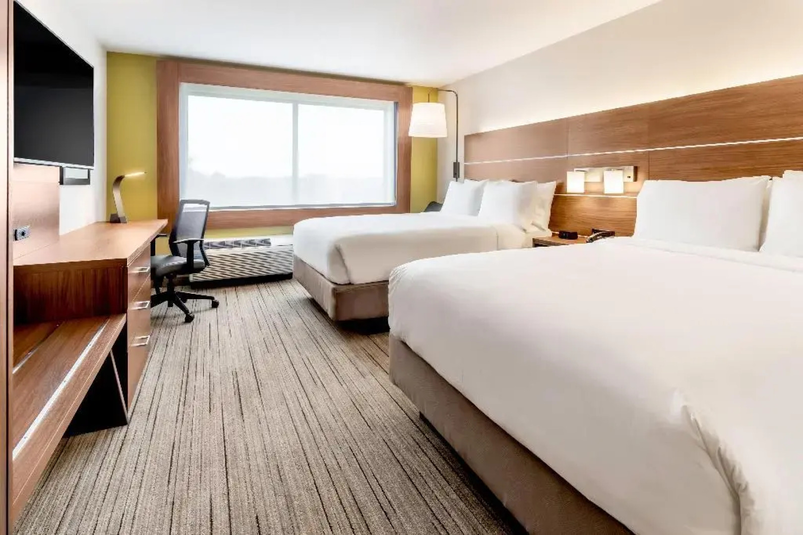 Holiday Inn Express & Suites Milwaukee West Allis