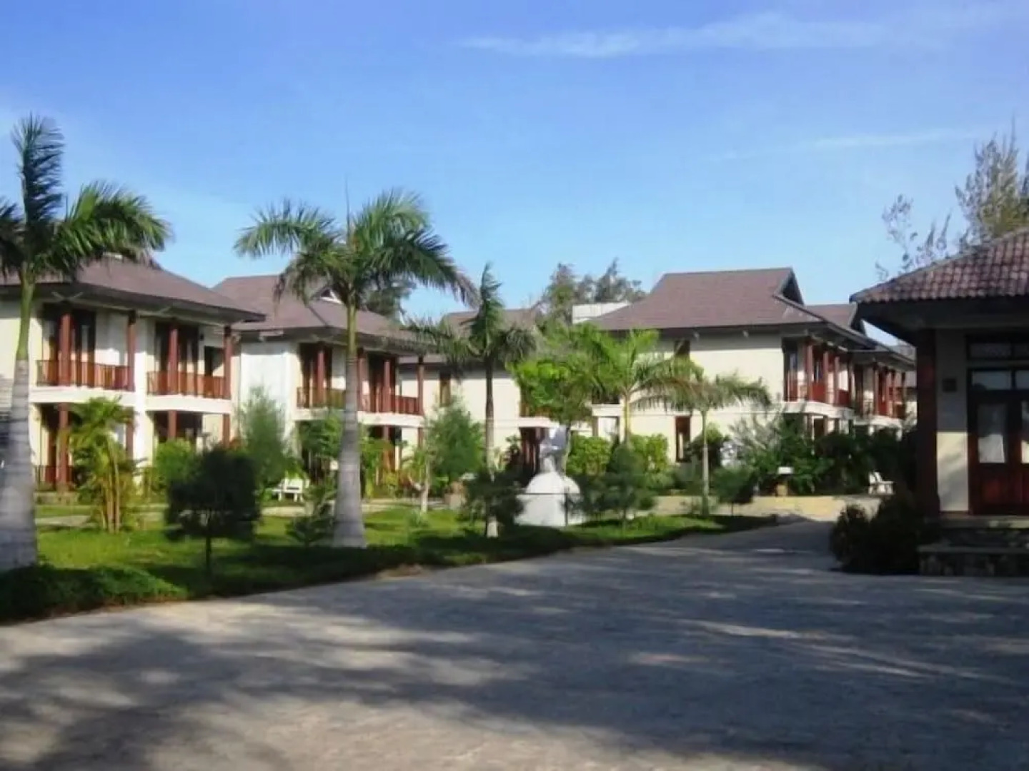 Aniise Villa Resort