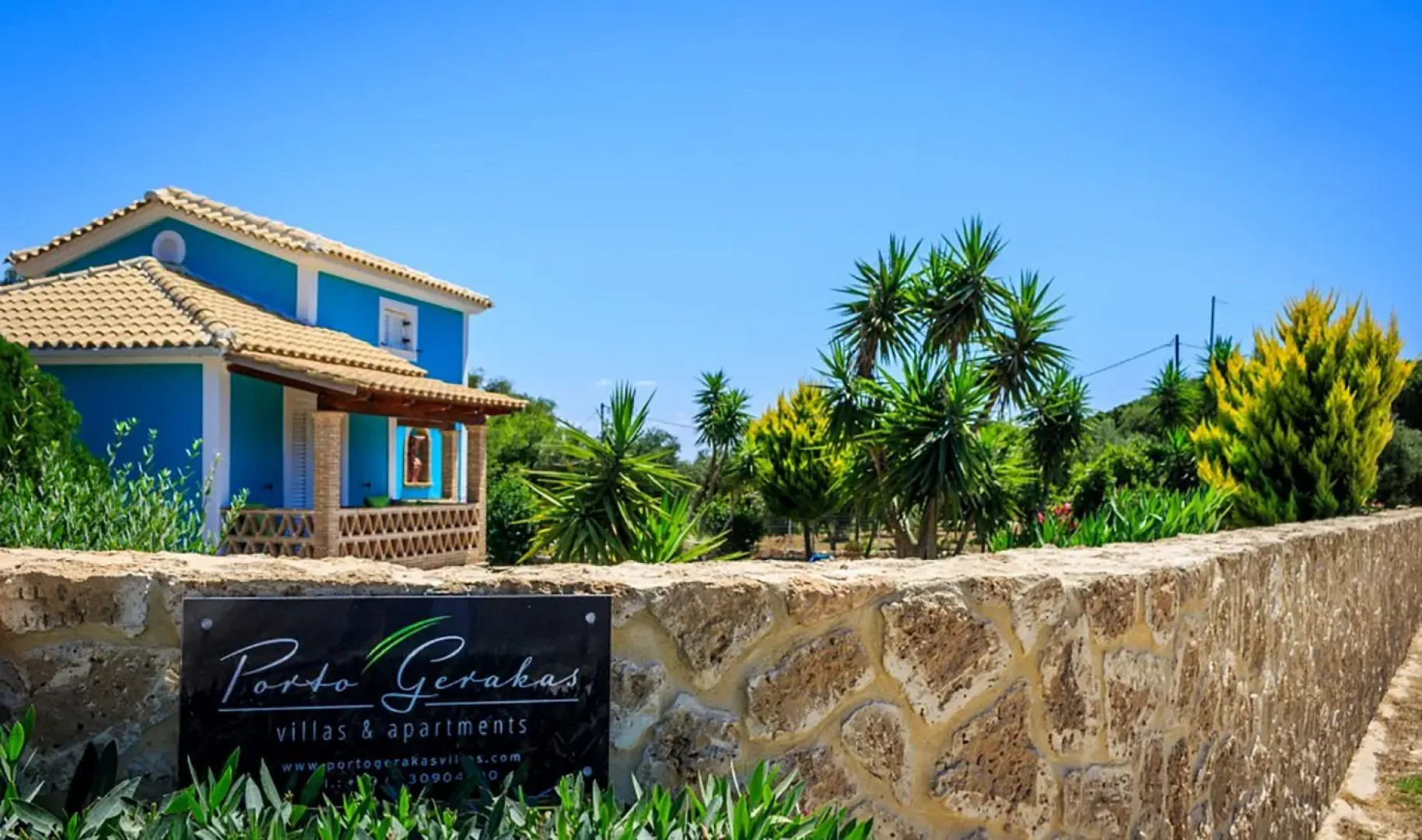 Porto Gerakas Villas & Apartments