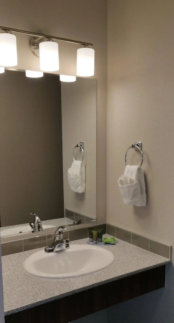 Sandhill Inn & Suites