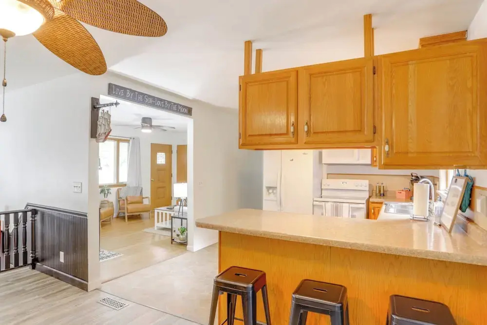 Steps to Lake Erie! Cedar Point Home Base w/ Deck