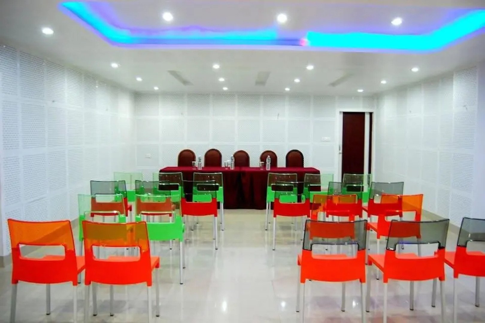 Hotel Monarch Aachal