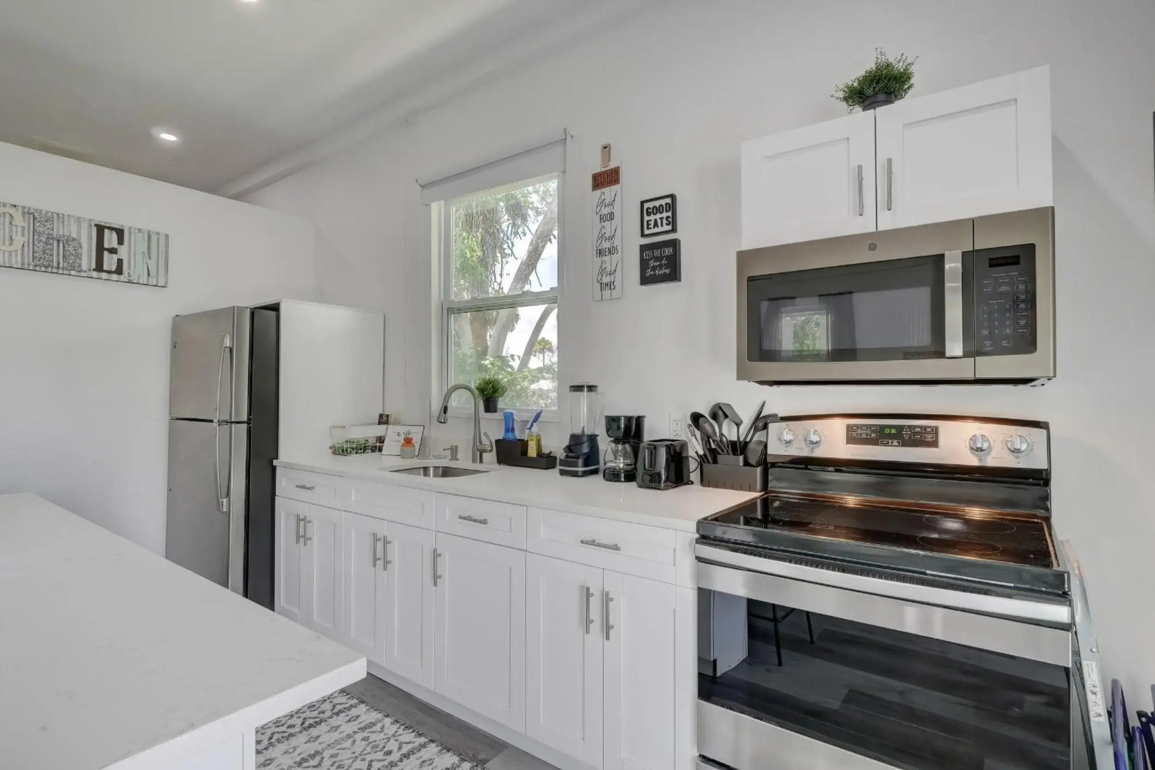 Guest House In a Downtown Bonita Springs Compound