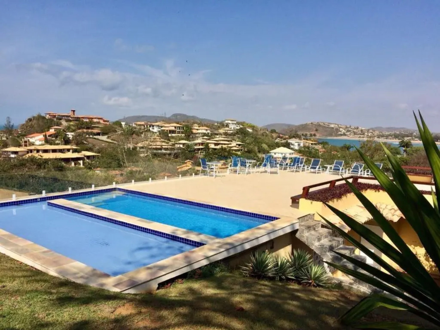 Praia da Ferradurinha Guest House