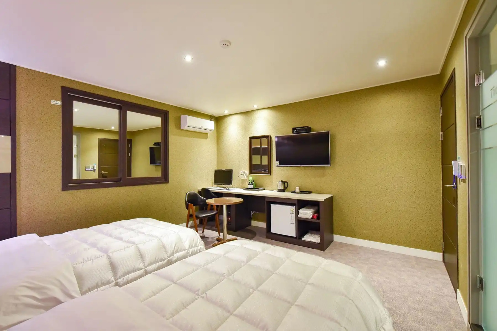 Two Heart Hotel Gimhae Waterpark