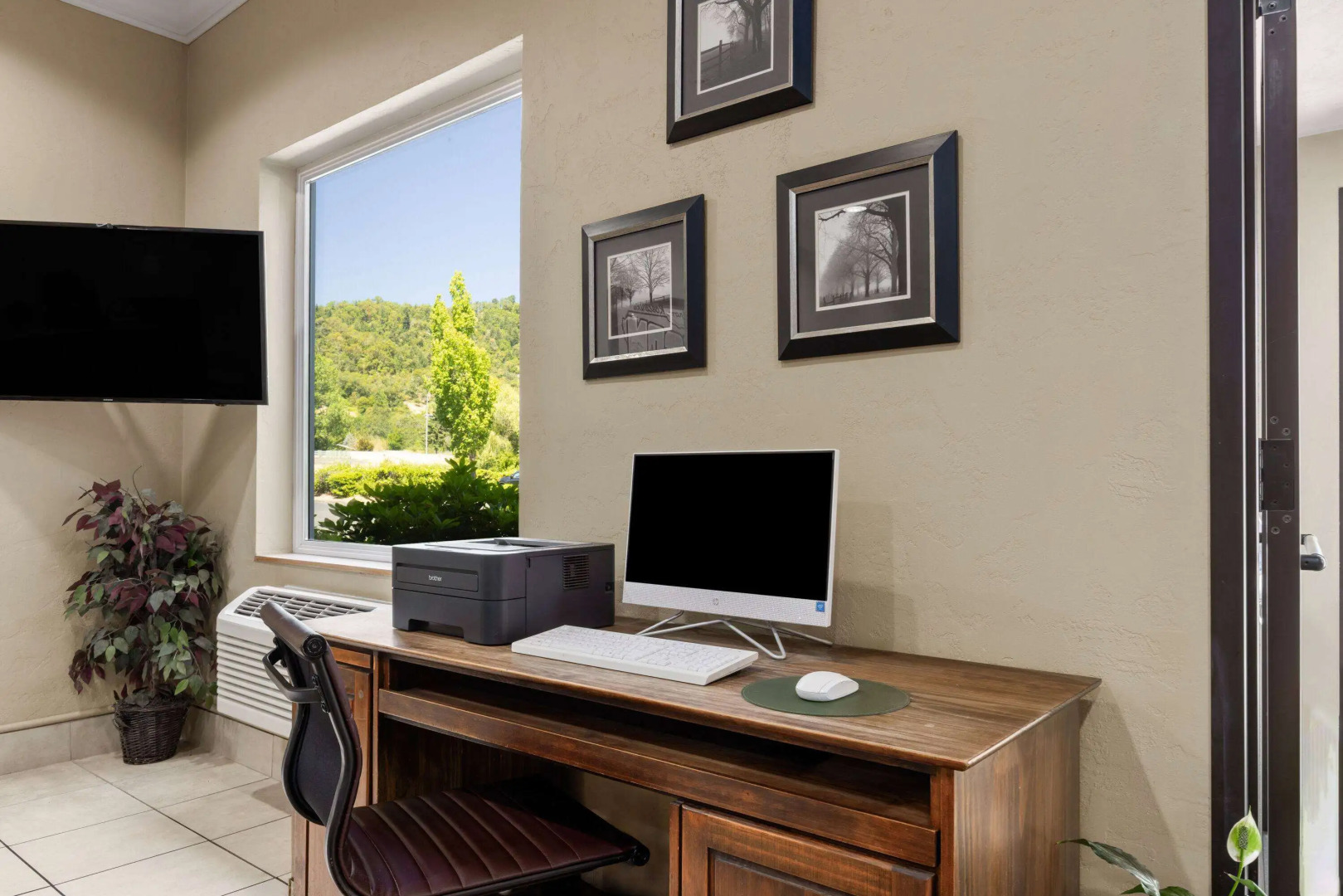 Super 8 by Wyndham Roseburg