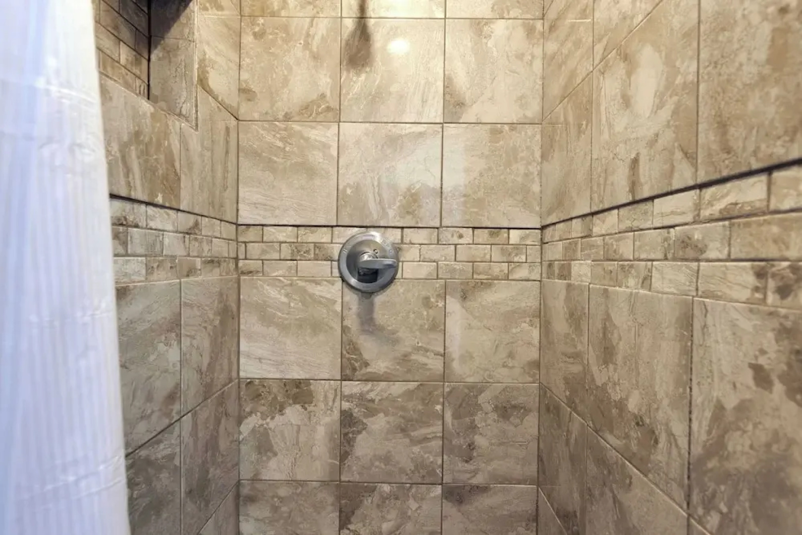 White Oak Landing Spacious 6 BDR w/ Boat Slip!