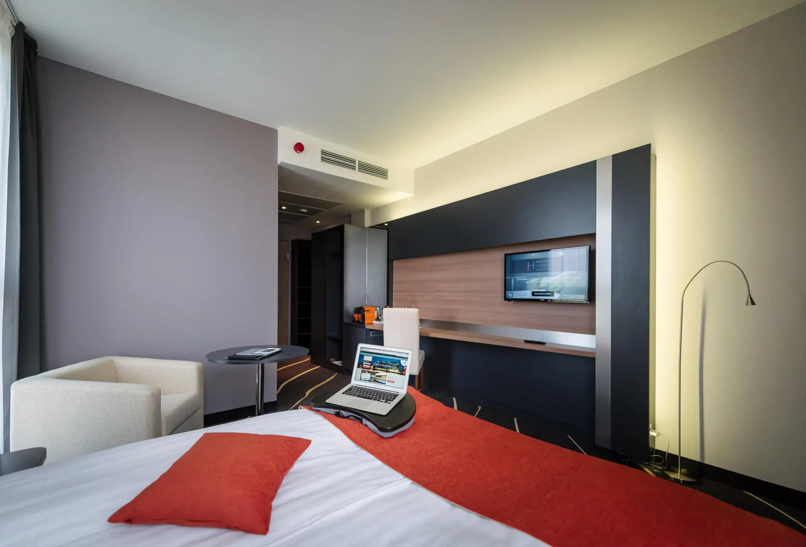 Best Western Plus Lakeside Hotel