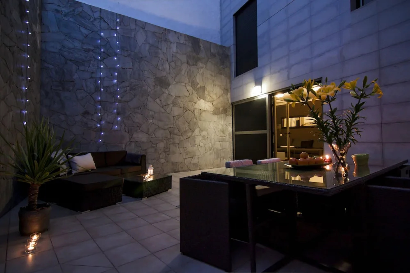 Castillo Apartments
