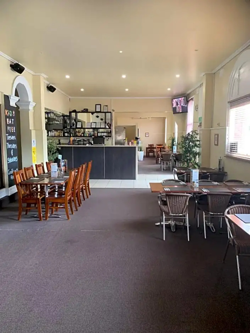 Riverside Hotel