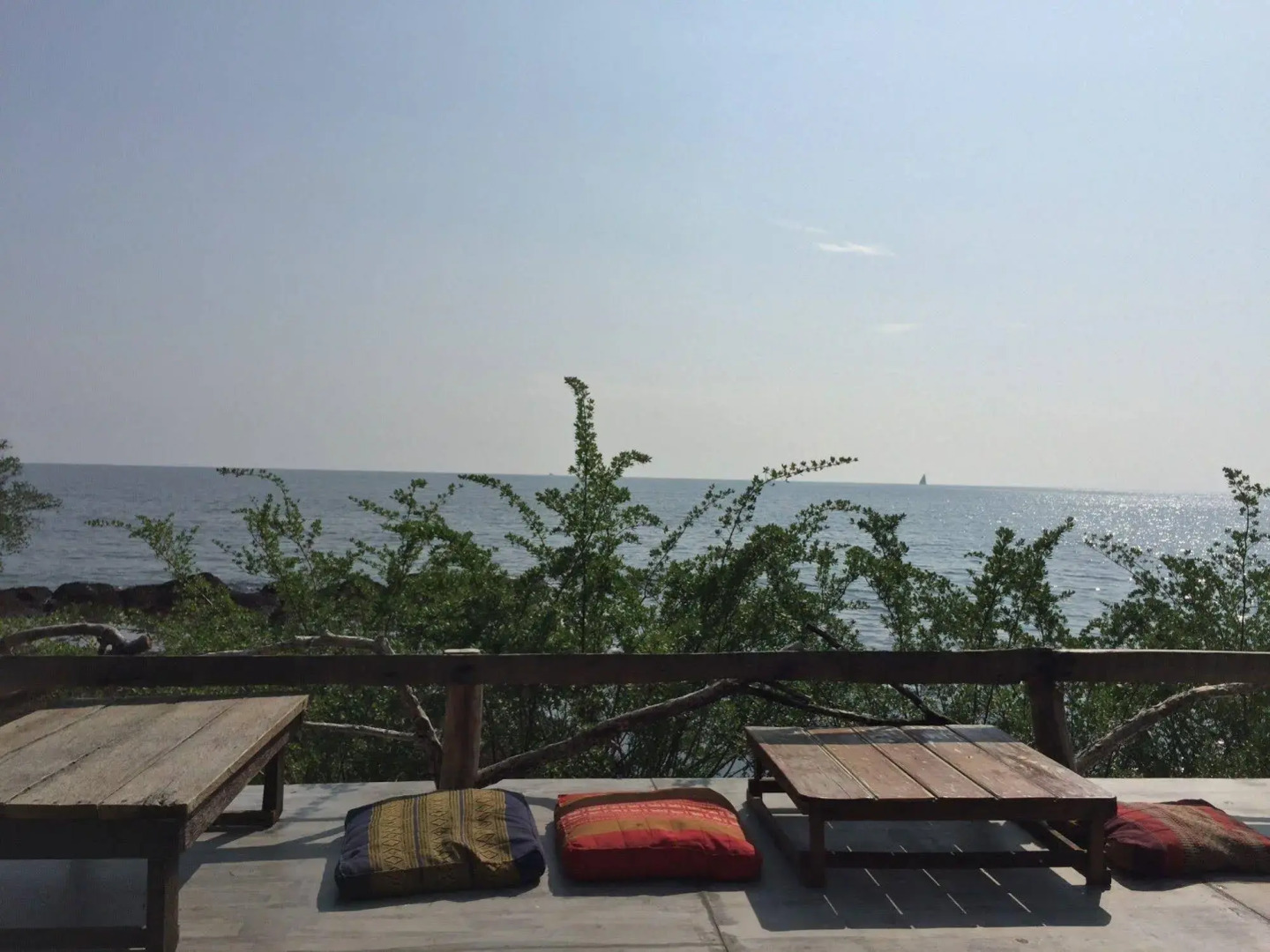 Banana Sunset Bar & Bungalows