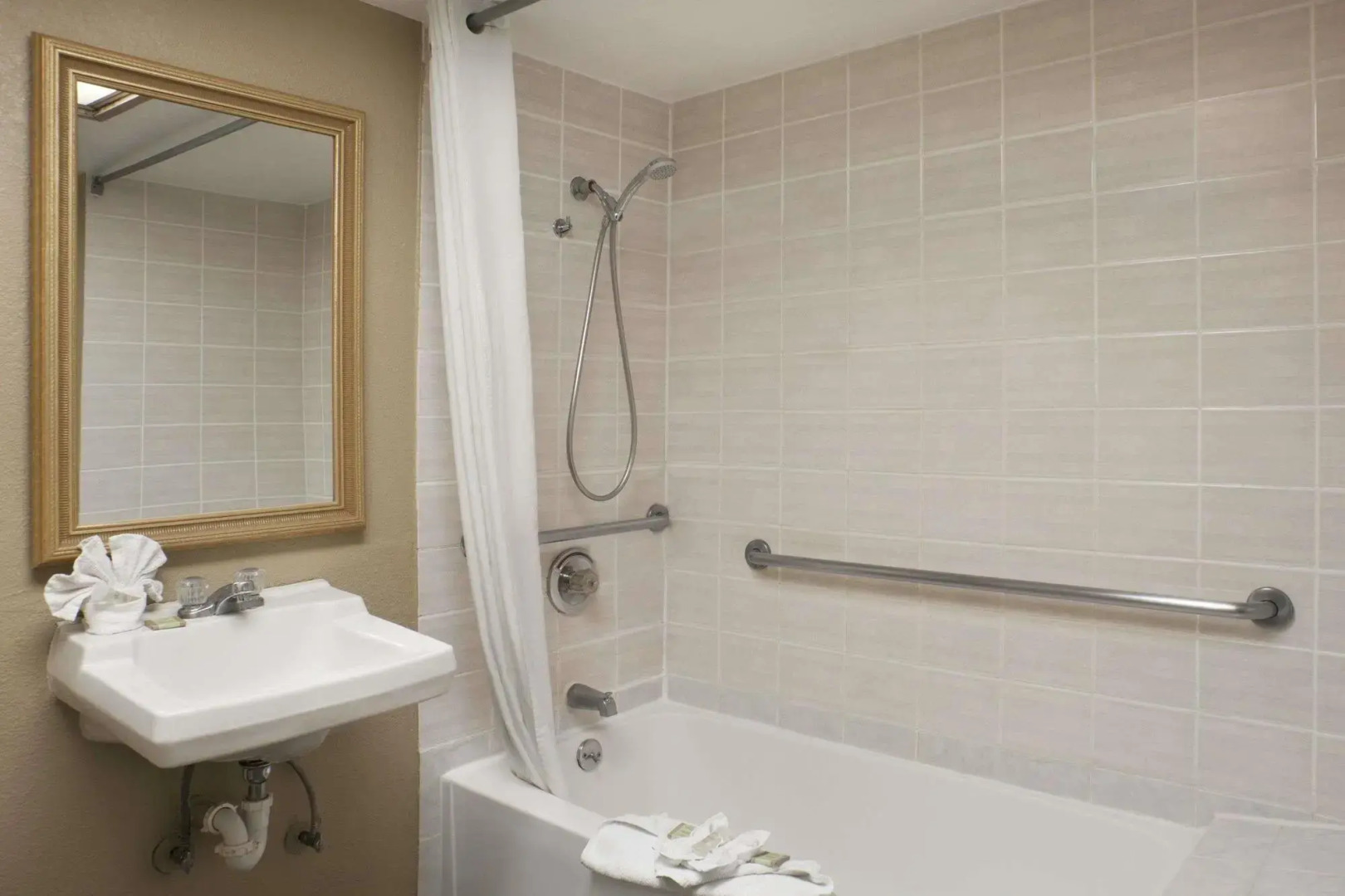 Super 8 Conference Center Nau Downtown