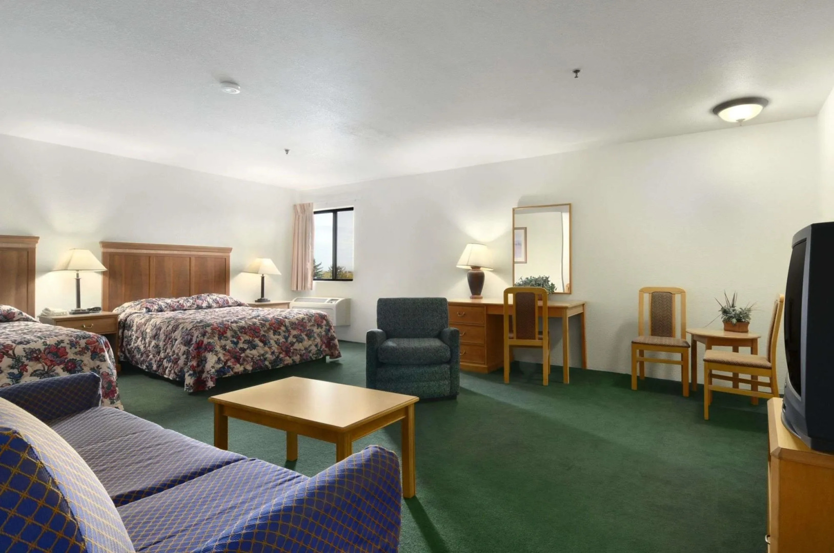 Super 8 Groton Foxwood