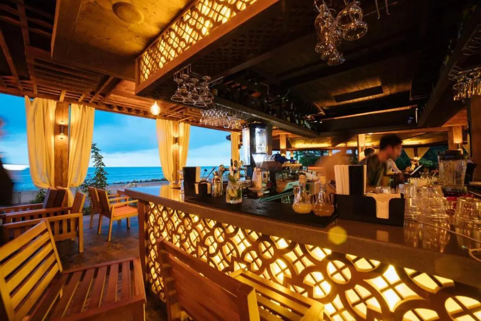 Dreamland Oasis 9 Chakvi