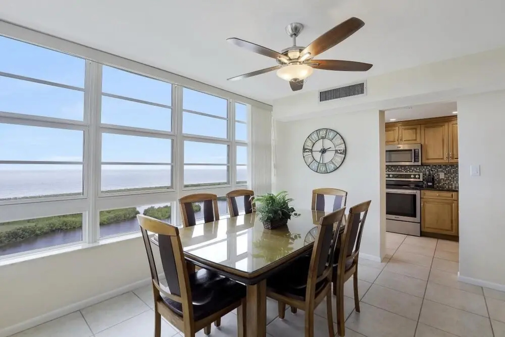 South Seas Tower 4-1711