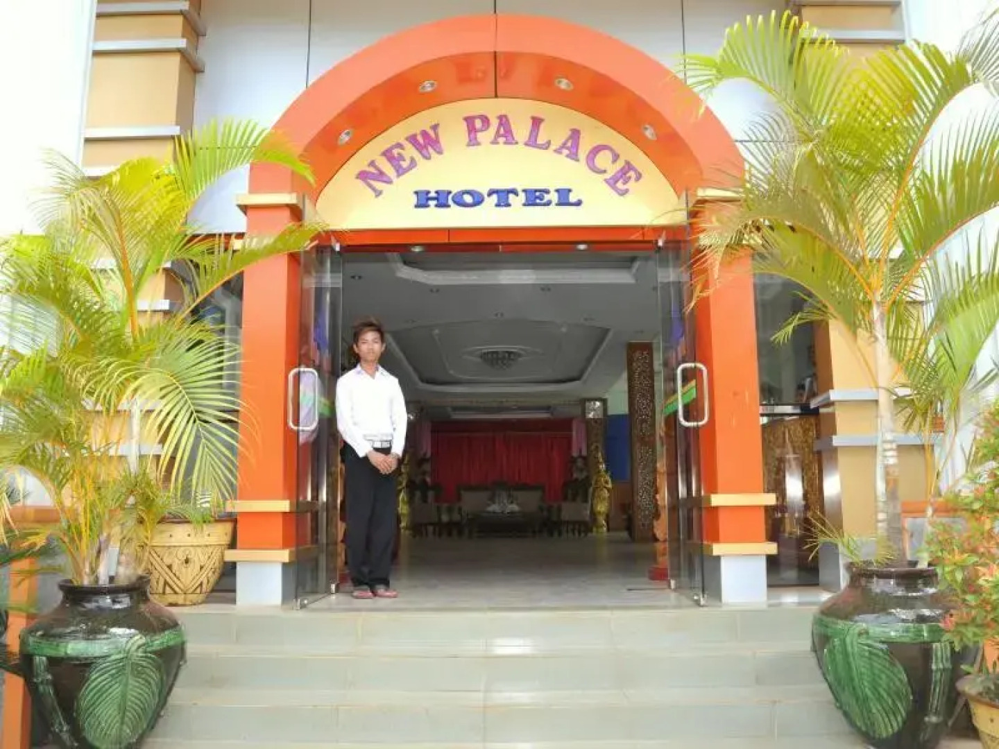 New Palace Hotel