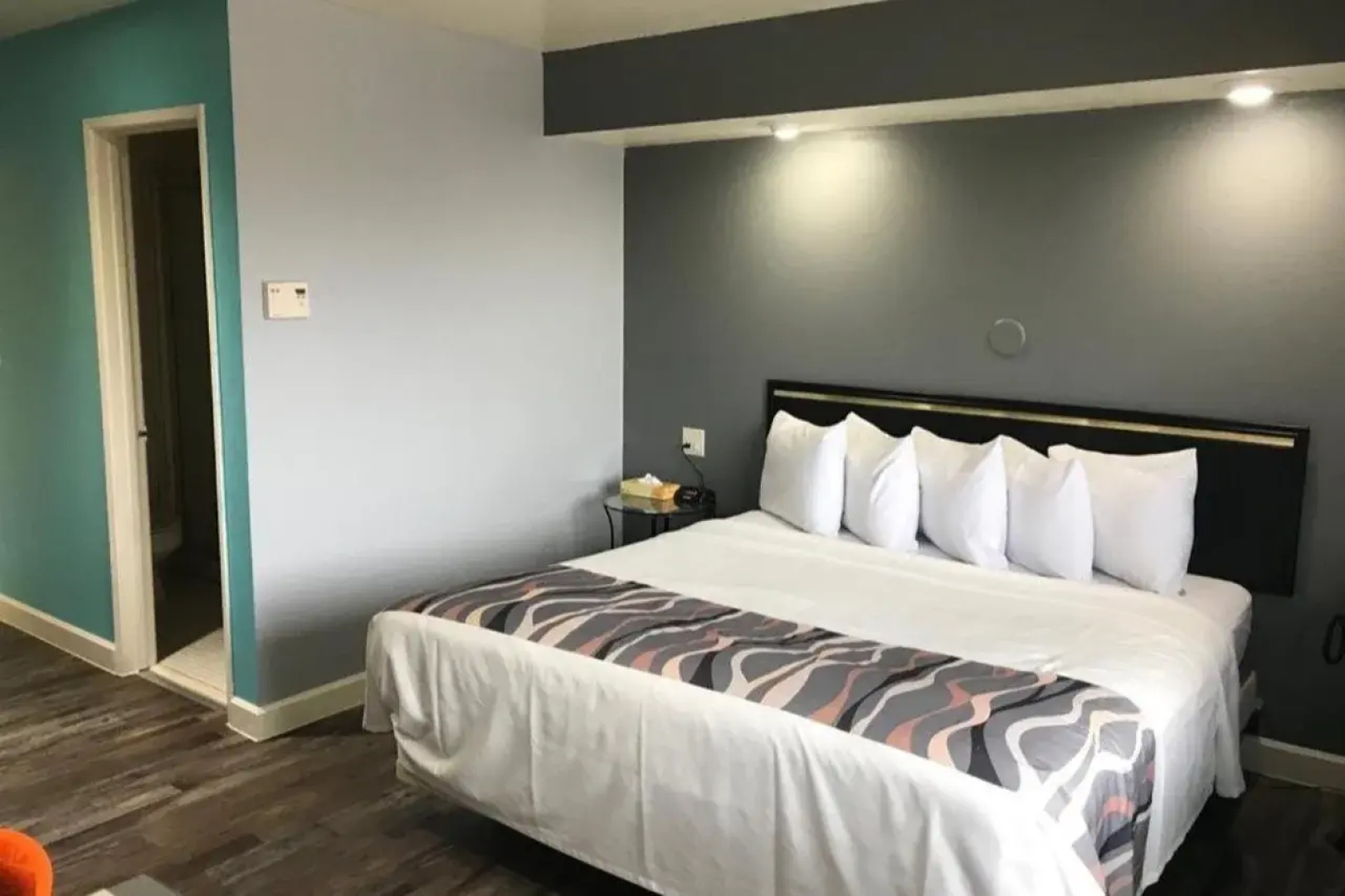Americas Best Value Inn - Madison