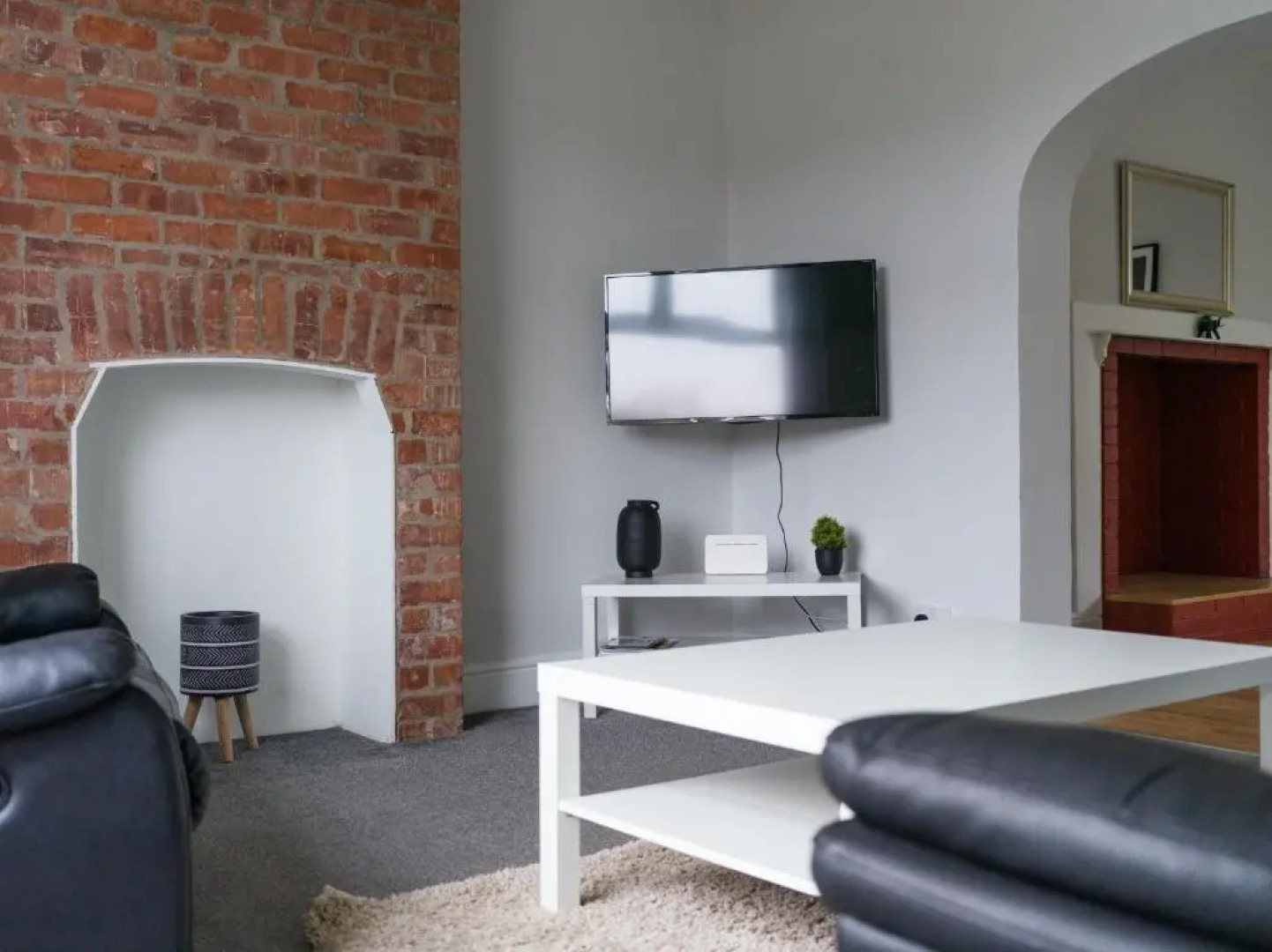 East House-sleeps 5-pet Friendly-garden - Parking