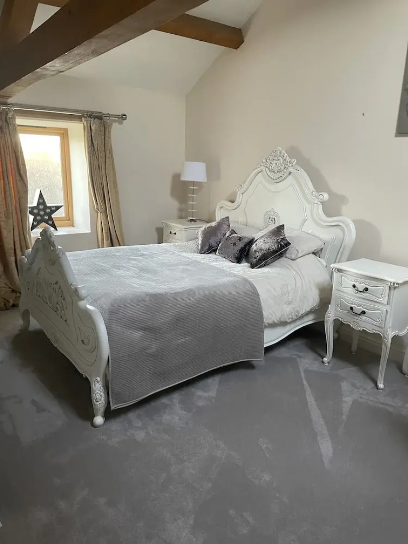 Rookery Barn an Amazing Country Retreat hot tub