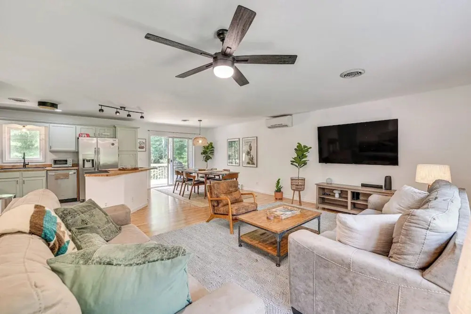 Family-friendly Saugerties Home w/ Hot Tub & Games