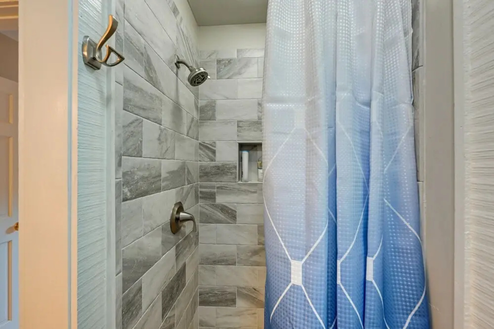 Sapphire Retreat Near Lakes, Trails & Waterfalls!