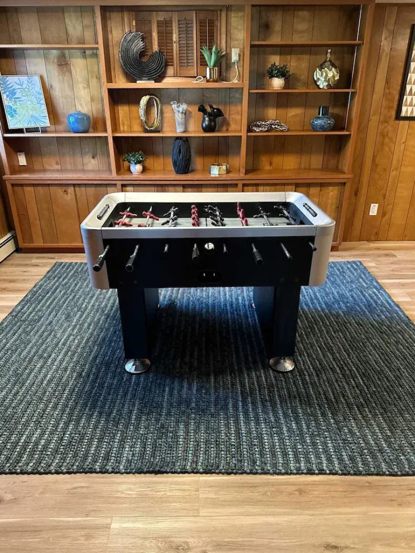 Iowa City 4br Backyard Walk To Stadium 4 Bedroom Home