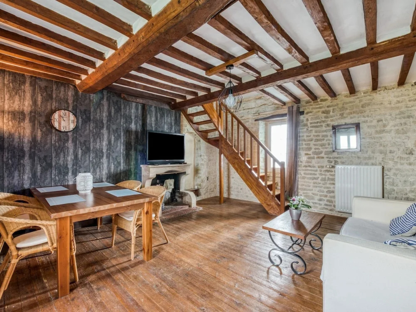 Cosy Holiday Home in Mandeville en Bassin Near Beach