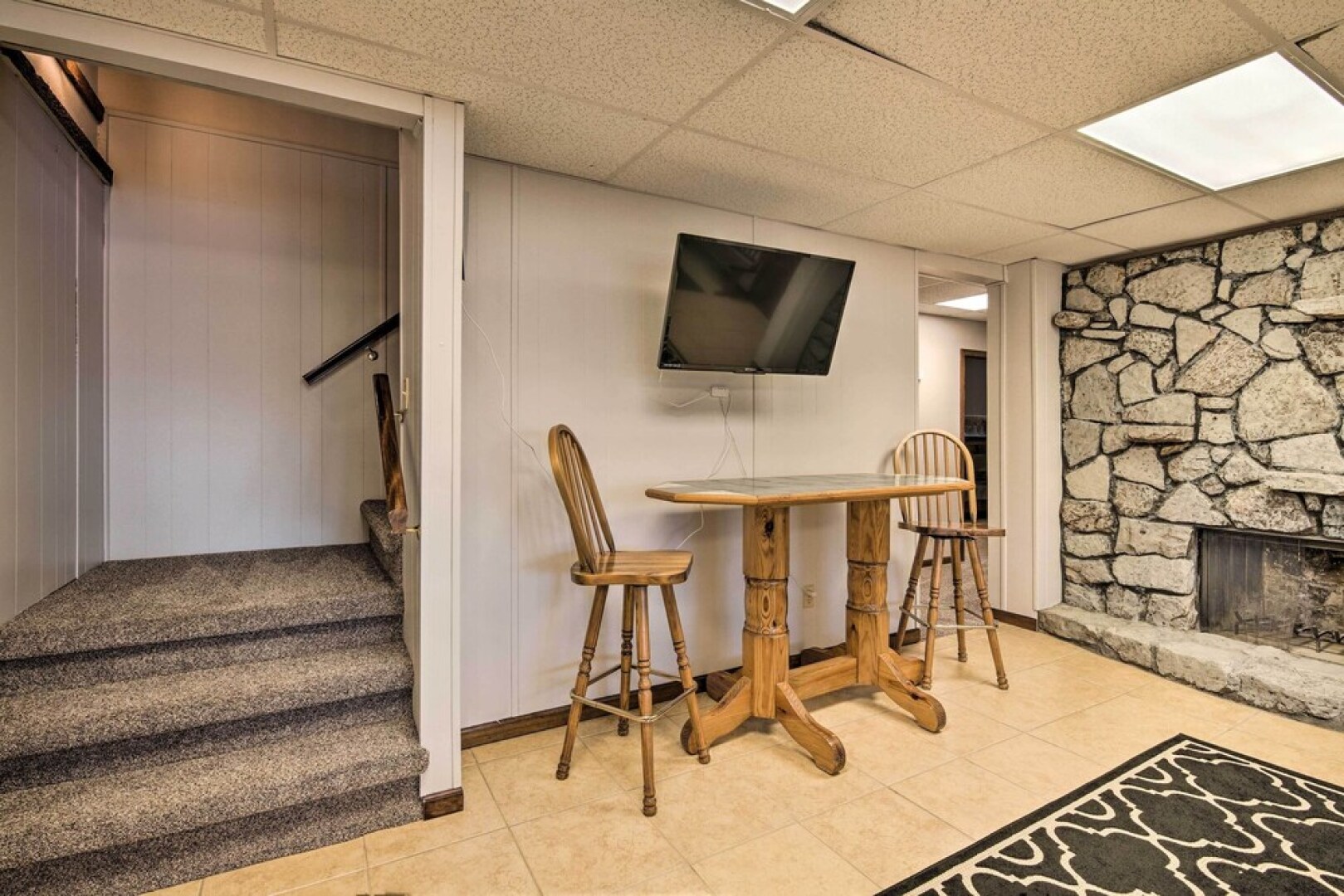 Lakeside Abode: 13 Mi to Silver Dollar City!