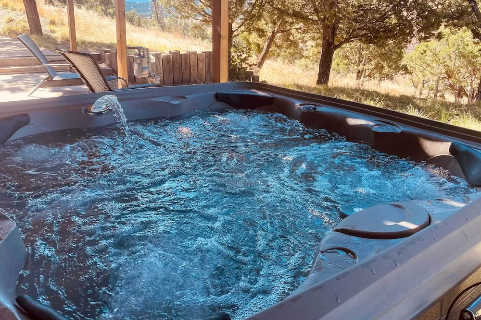 Alto Cabin w/ Stunning Views, Hot Tub + Sauna!