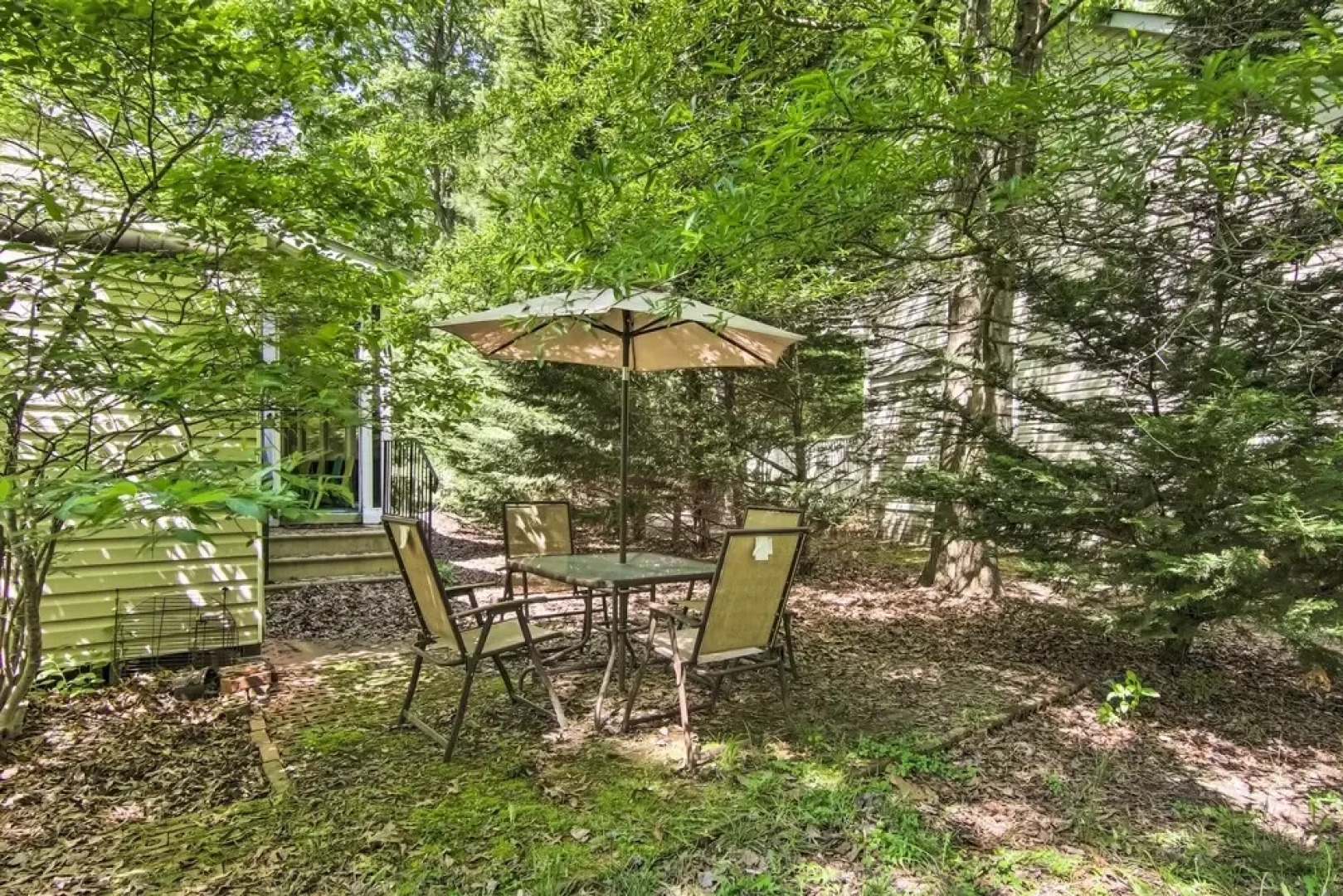 Golf Getaway w/ Pool Access 2 Mi to Bethany Beach!