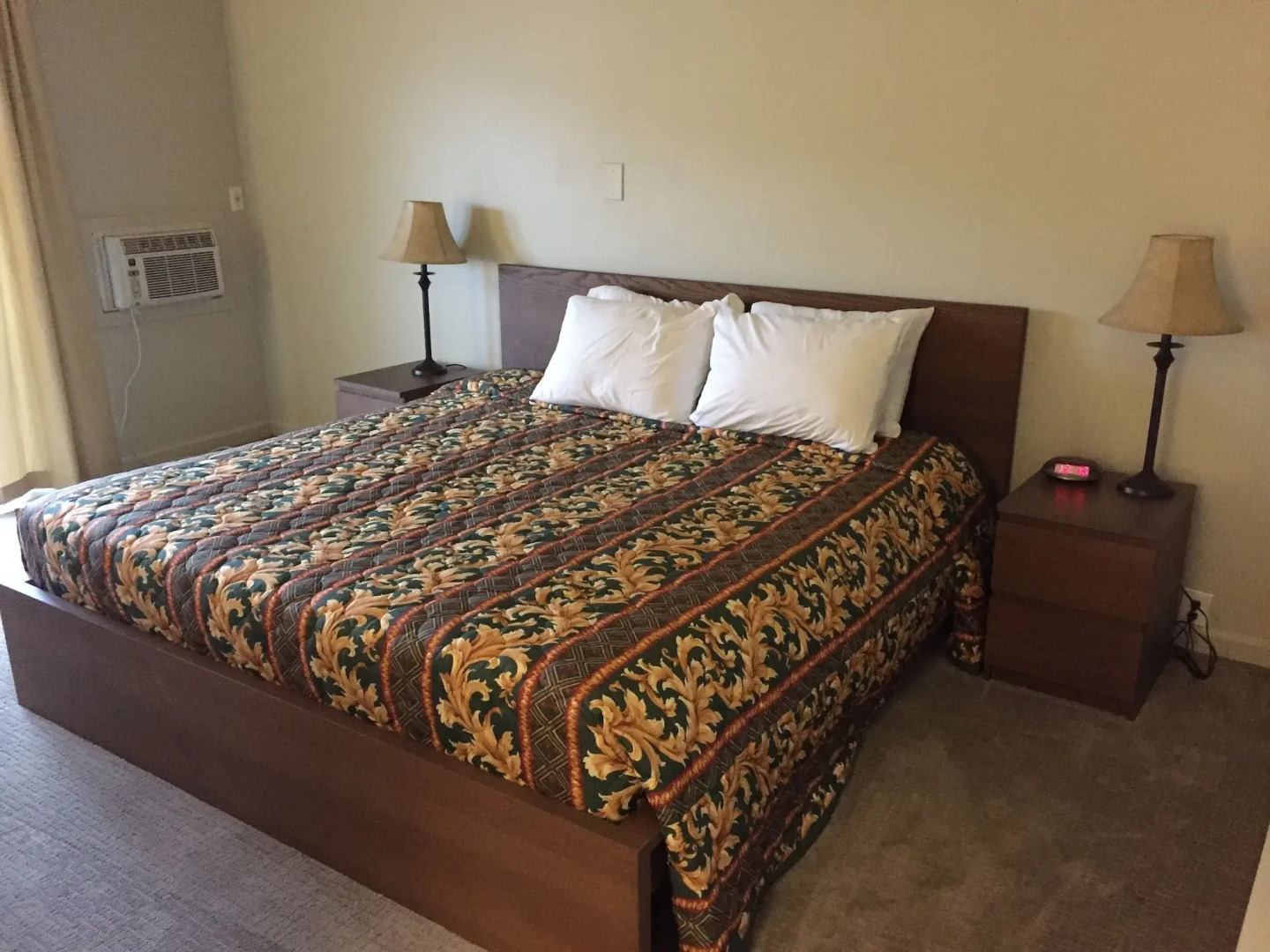 Holiday Lodge Grass Valley