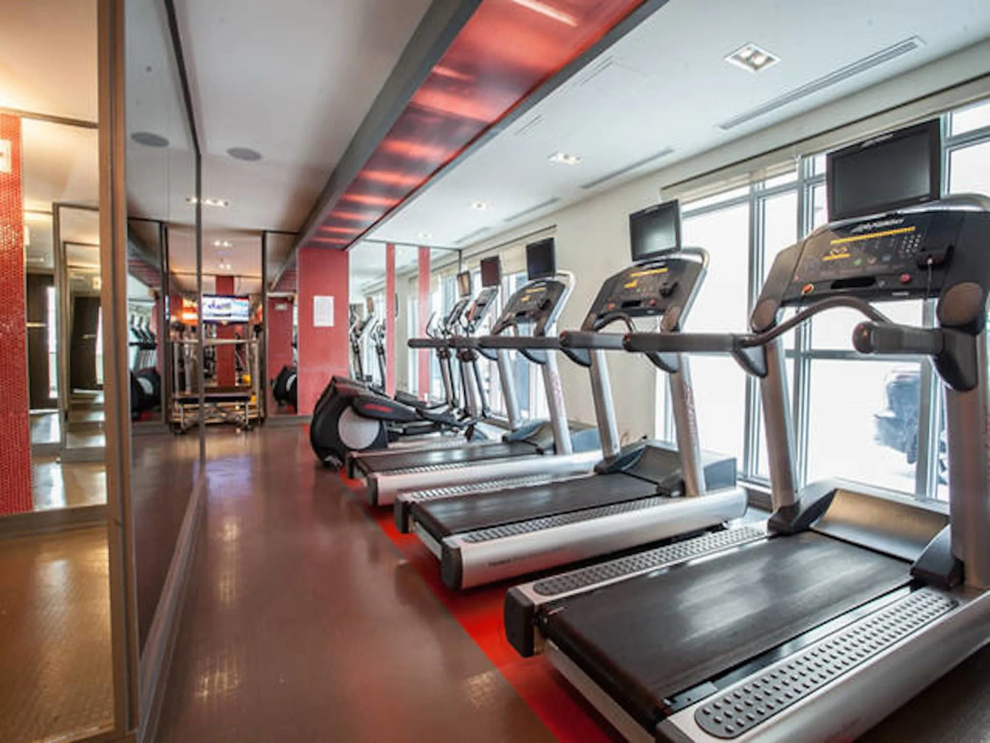 Pinnacle Suites - Trendy 2-Story Loft offered by Short Term Stays