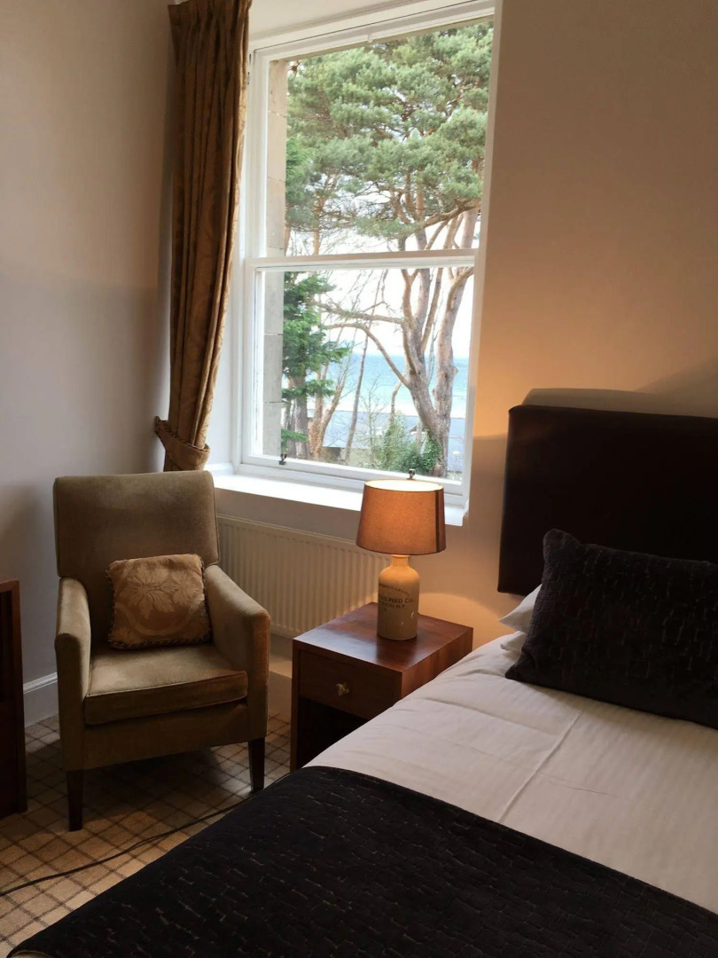 Invernairne Guest House